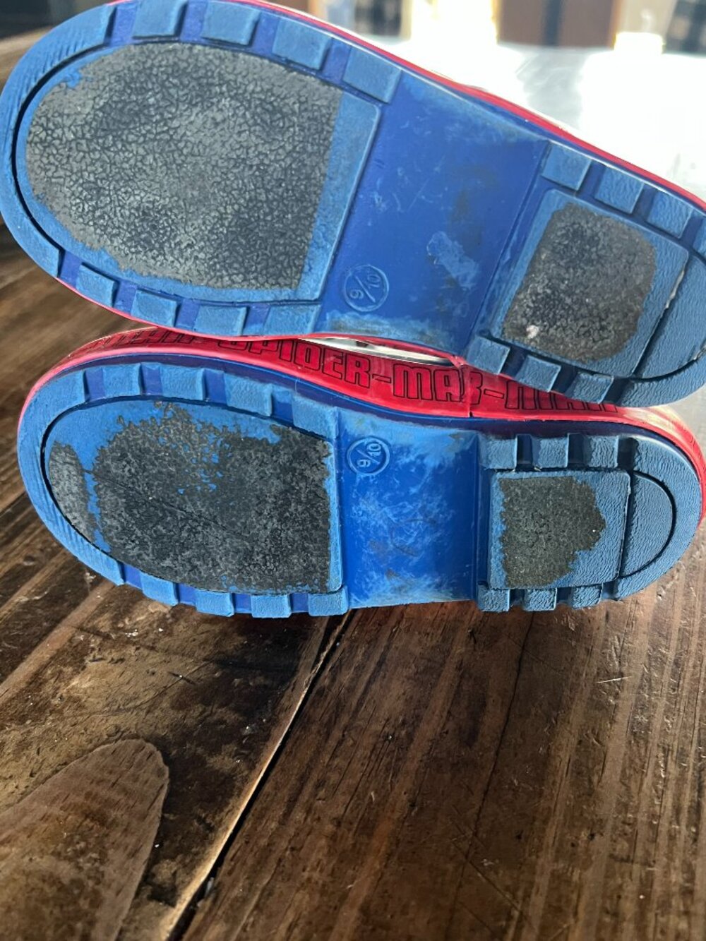 Marvel Spiderman Rain boots  Size 9/10 - Picture 6 of 6